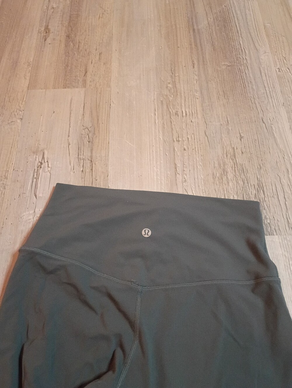 Lululemon - Picture 5 of 7